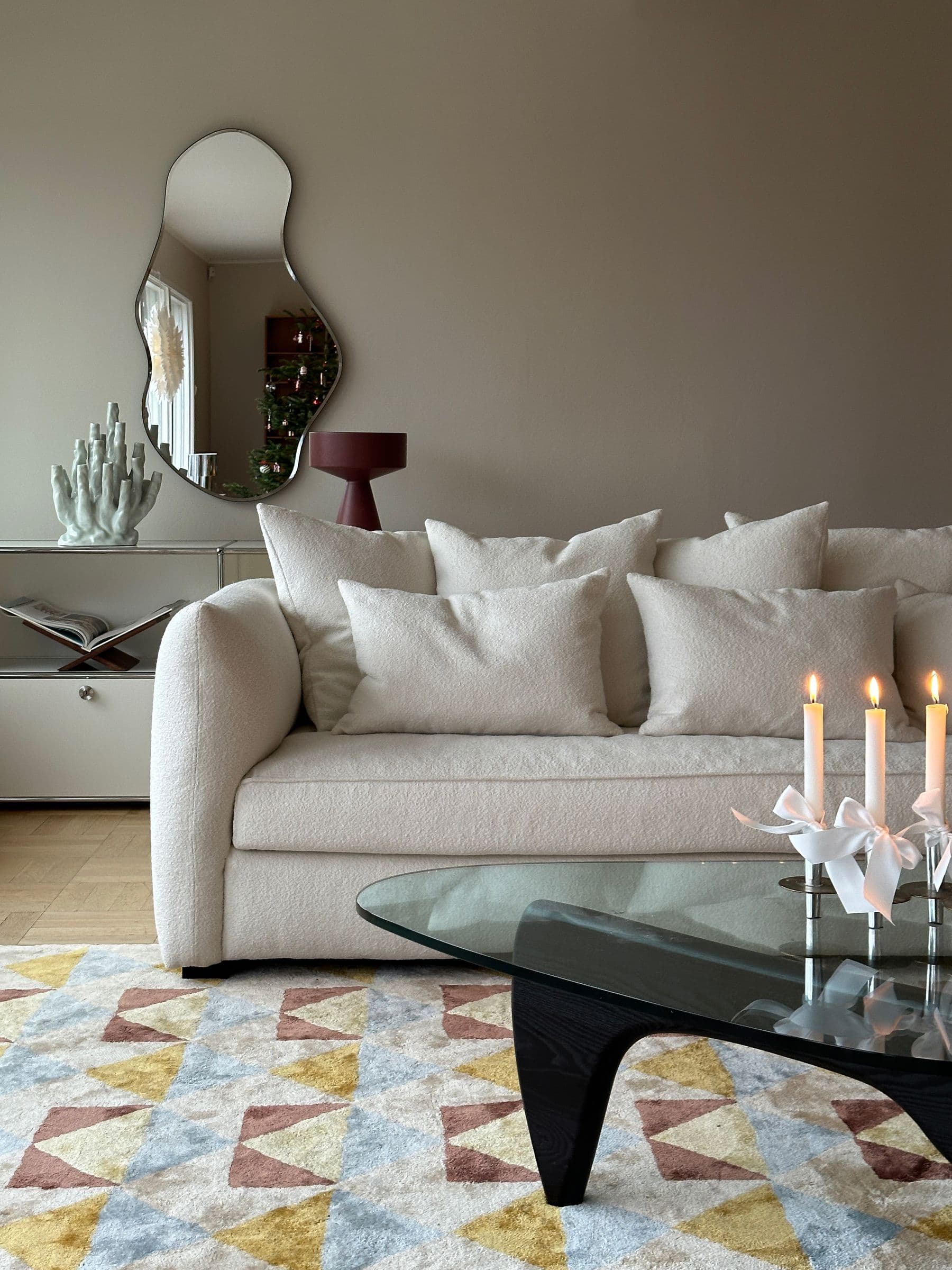 cornell soffa klassisk bouclé