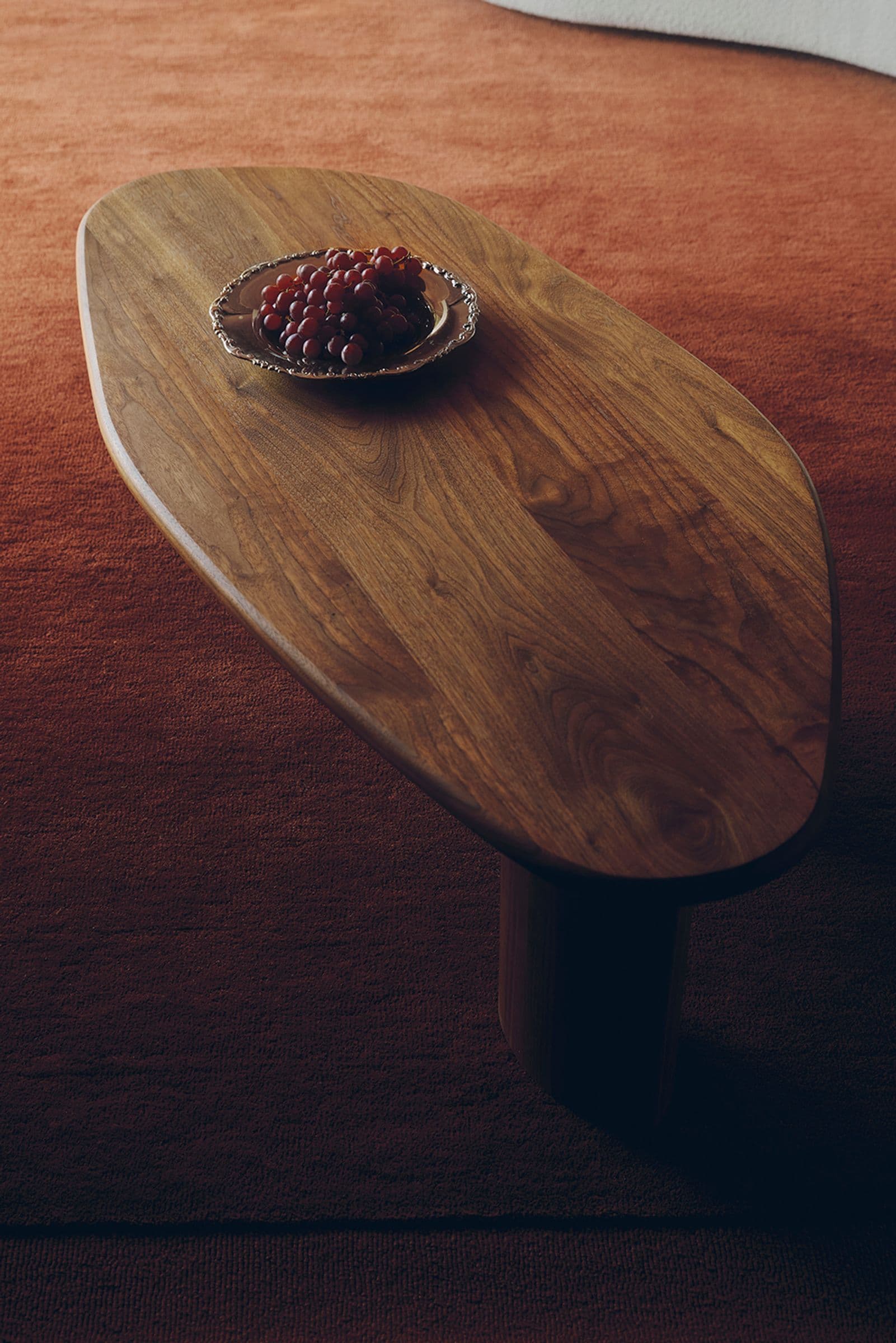 Lowe valnötsbord